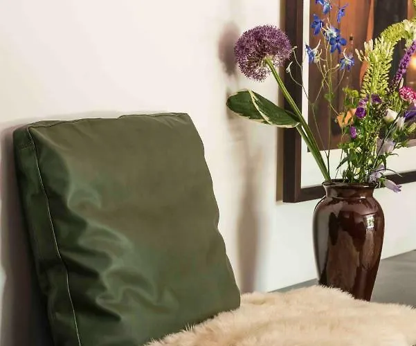 Loft Living Garden Apartment *